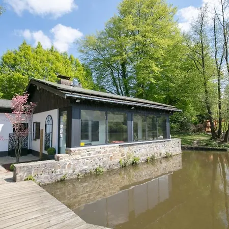 Holiday home La Douceur De L'oise Momignies